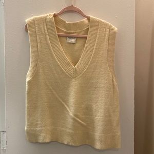 Abercrombie cream sweater vest